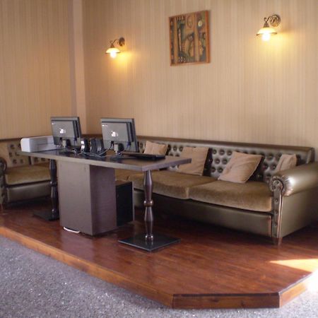 Byzantion Hotel Mystras Buitenkant foto