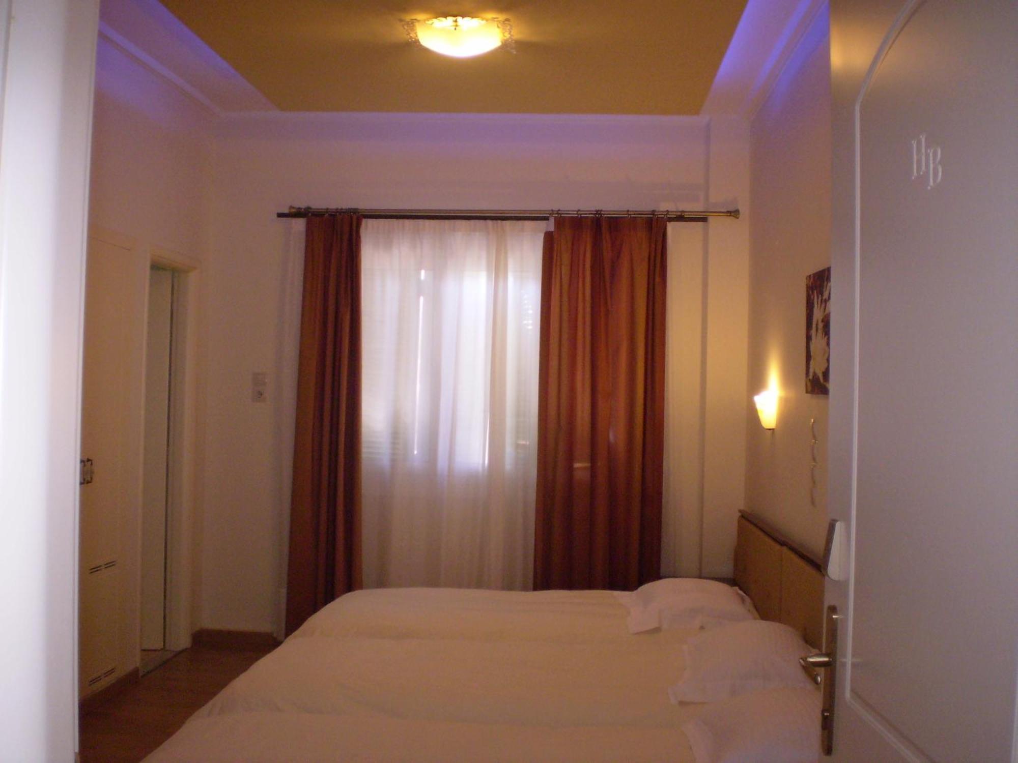 Byzantion Hotel Mystras Buitenkant foto