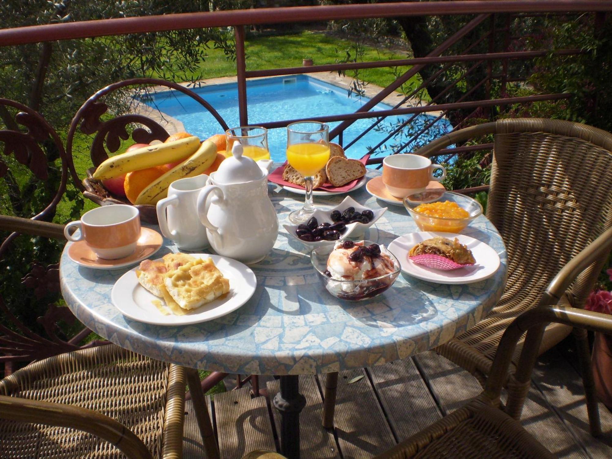 Byzantion Hotel Mystras Buitenkant foto