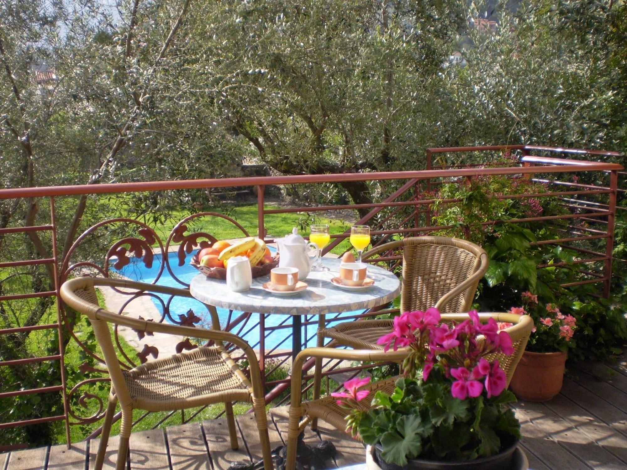 Byzantion Hotel Mystras Buitenkant foto
