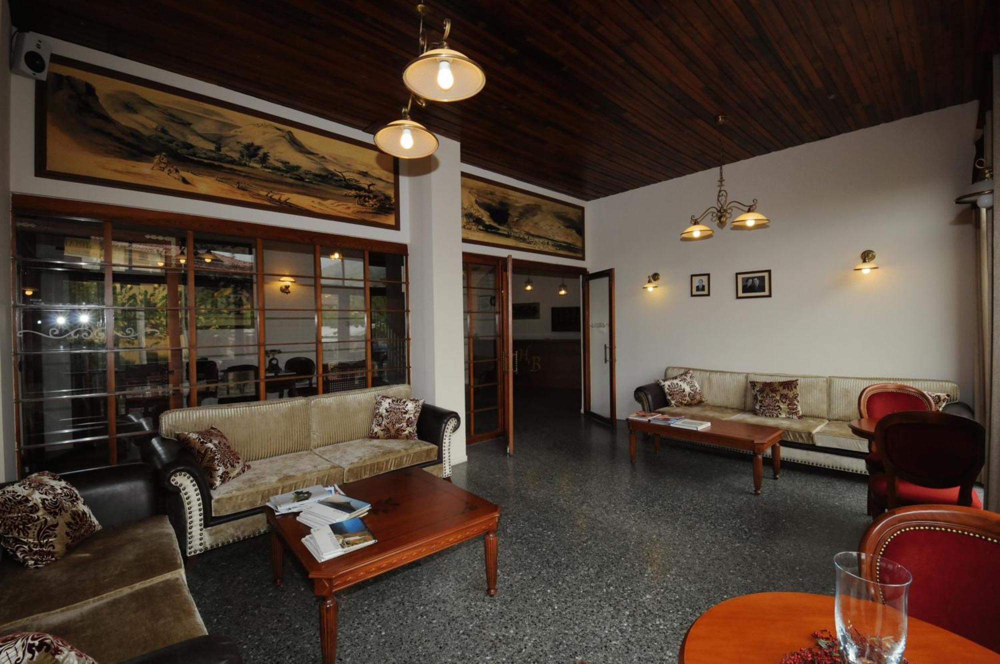 Byzantion Hotel Mystras Buitenkant foto