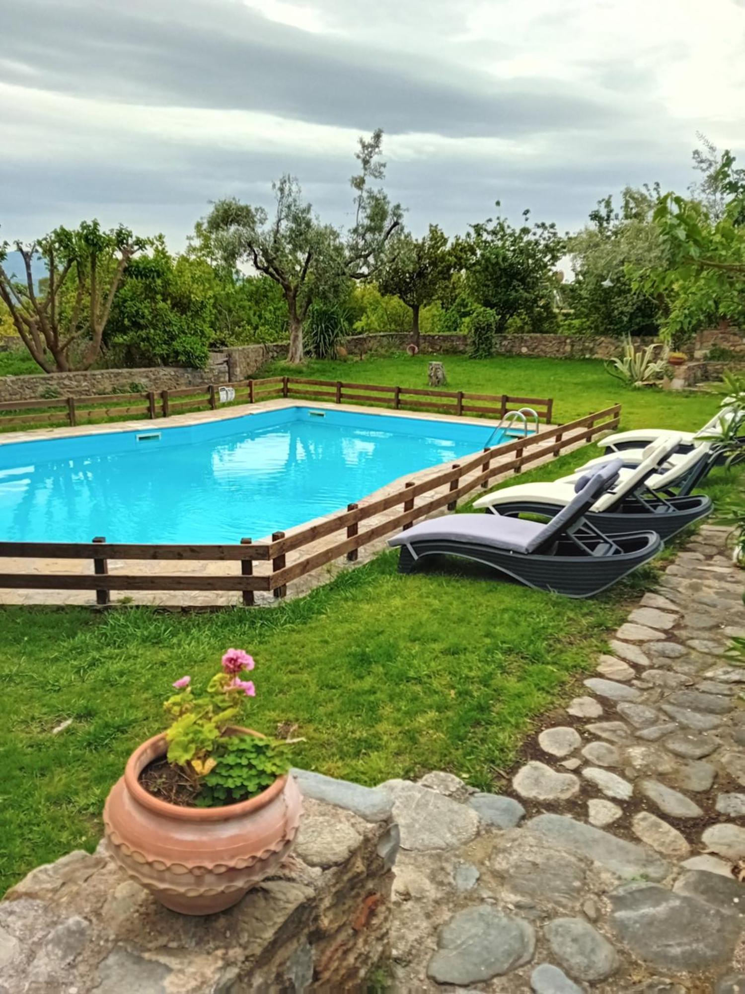 Byzantion Hotel Mystras Buitenkant foto